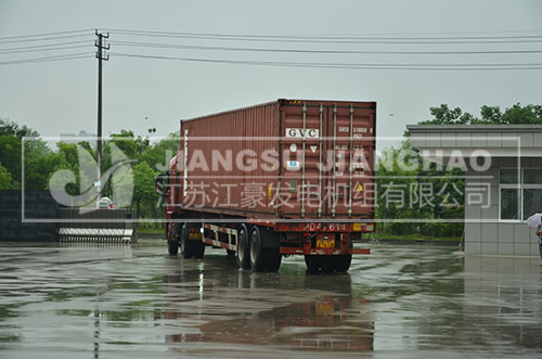 四臺400KW康明斯配龍港低噪音發(fā)電機組出口非洲